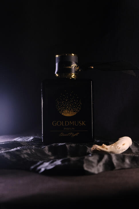 Luxus Parfüm Flakon Produktfotografie Goldmusk Nischenparfüm Luxus Parfüm Flakon Produktfotografie Goldmusk Nischenparfüm